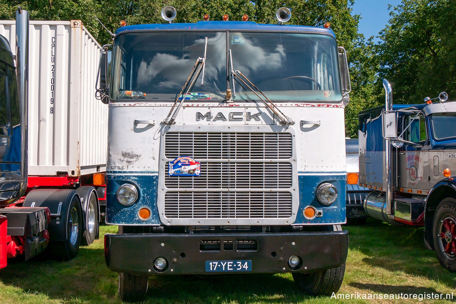 Vrachtwagens Mack Cruise-Liner uit 1977